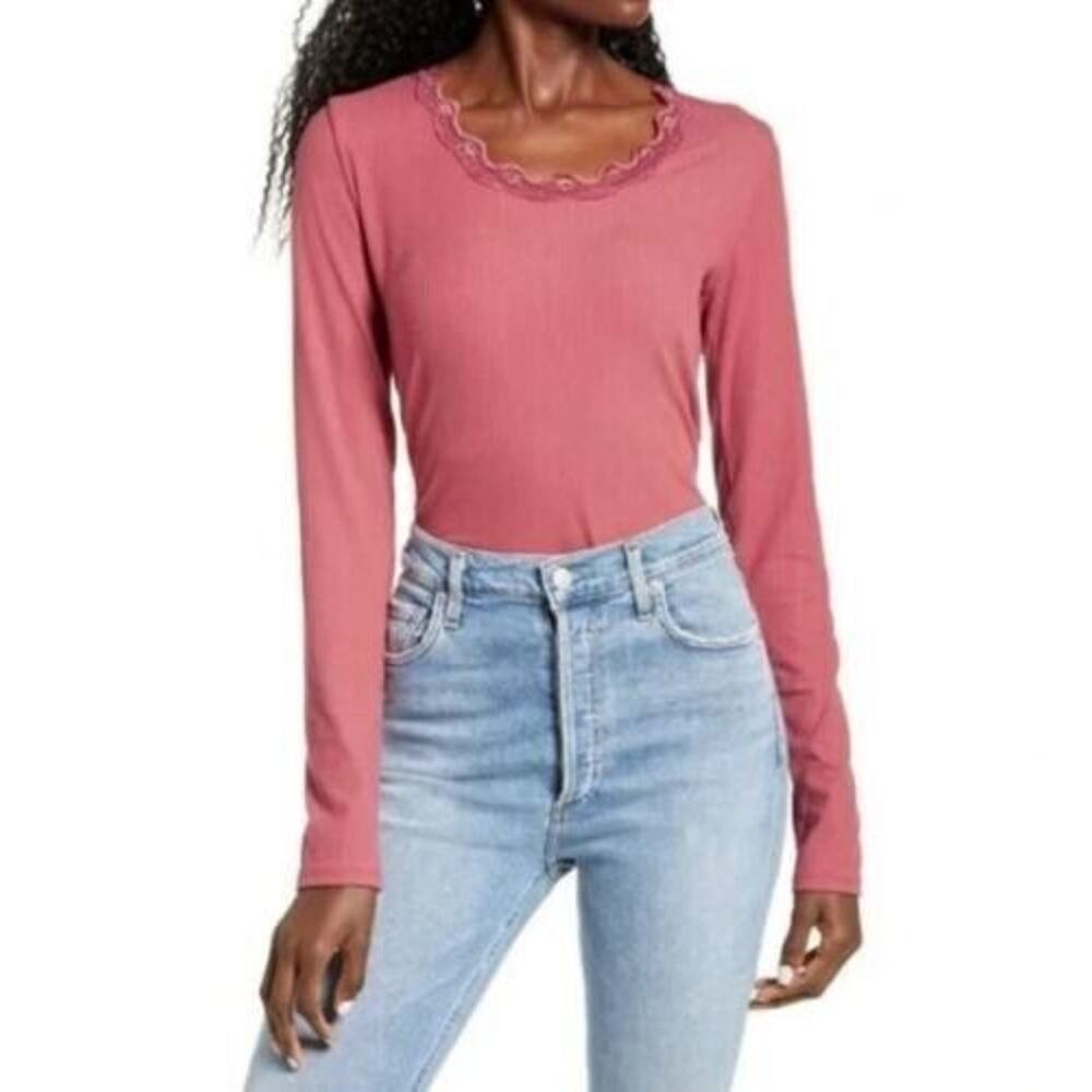 Socialite Women's Lace Trim Scoop Neck Long Sleeve Ribbed‎ Crop Top Mauve Large